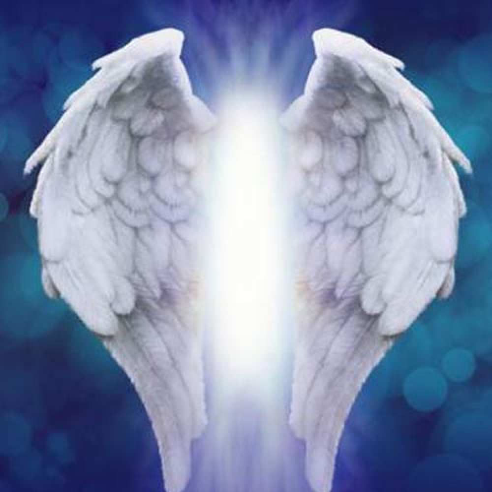 Открытка на каждый день с именем, Хрюндель С днем ангела синий фон и крылышки Прикольная открытка с пожеланием онлайн скачать бесплатно 