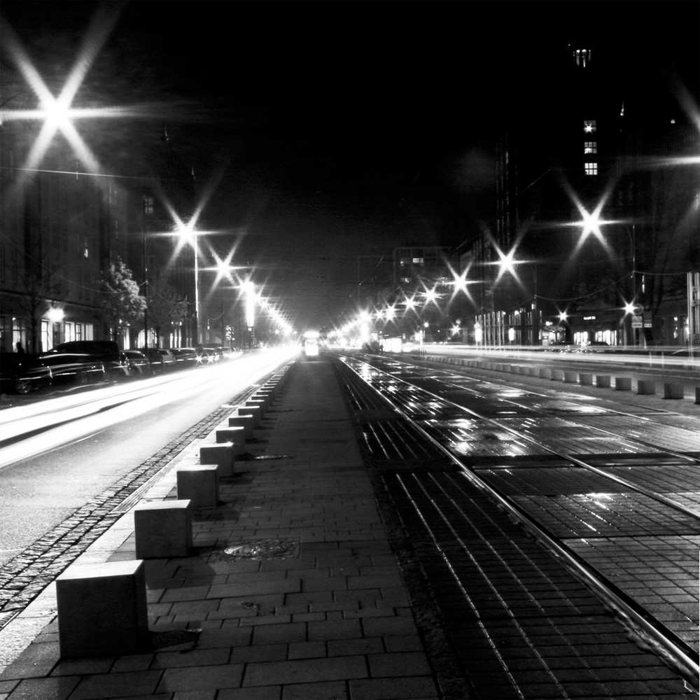 Открытка на каждый день с именем, Славная Не грусти ночной проспект Прикольная открытка с пожеланием онлайн скачать бесплатно 