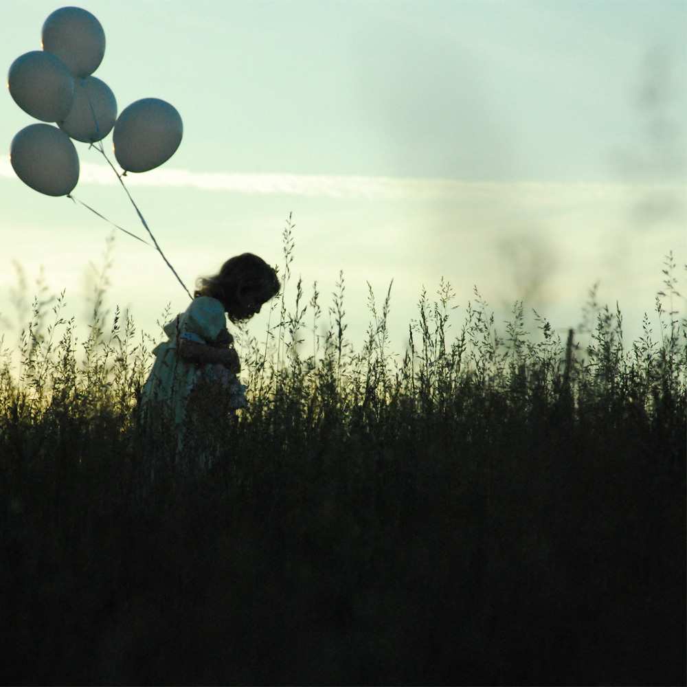 Открытка на каждый день с именем, Кысик Не грусти ребенок Прикольная открытка с пожеланием онлайн скачать бесплатно 