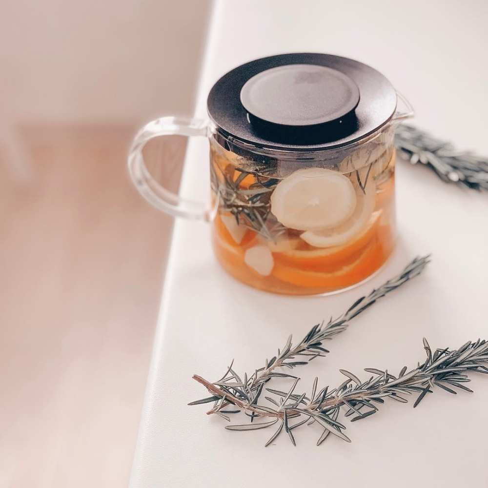 Открытка на каждый день с именем, Лада Выздоравливай ну вы там держитесь Прикольная открытка с пожеланием онлайн скачать бесплатно 