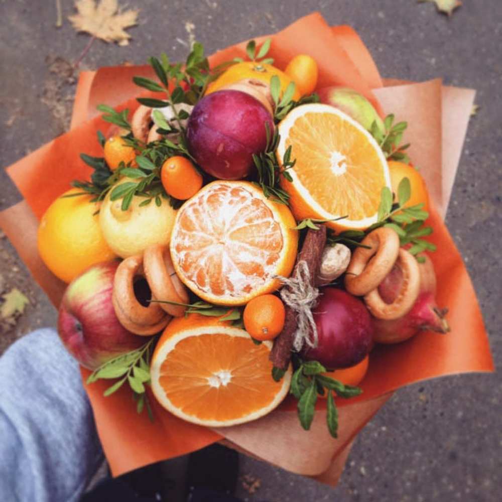 Открытка на каждый день с именем, Босс Выздоравливай ешь это и не болей Прикольная открытка с пожеланием онлайн скачать бесплатно 