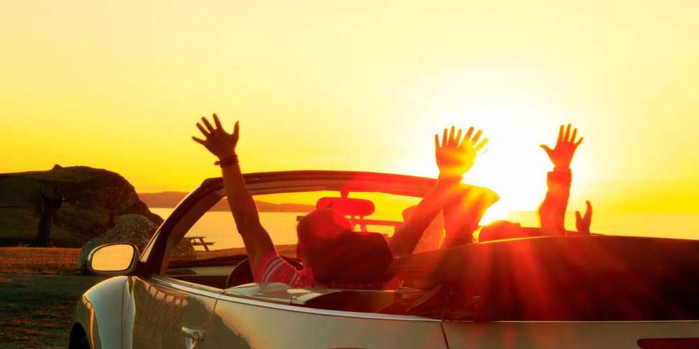 Открытка на каждый день с именем, сладкая Хорошего настроения фото счастливые люди в хорошем настроении Прикольная открытка с пожеланием онлайн скачать бесплатно 