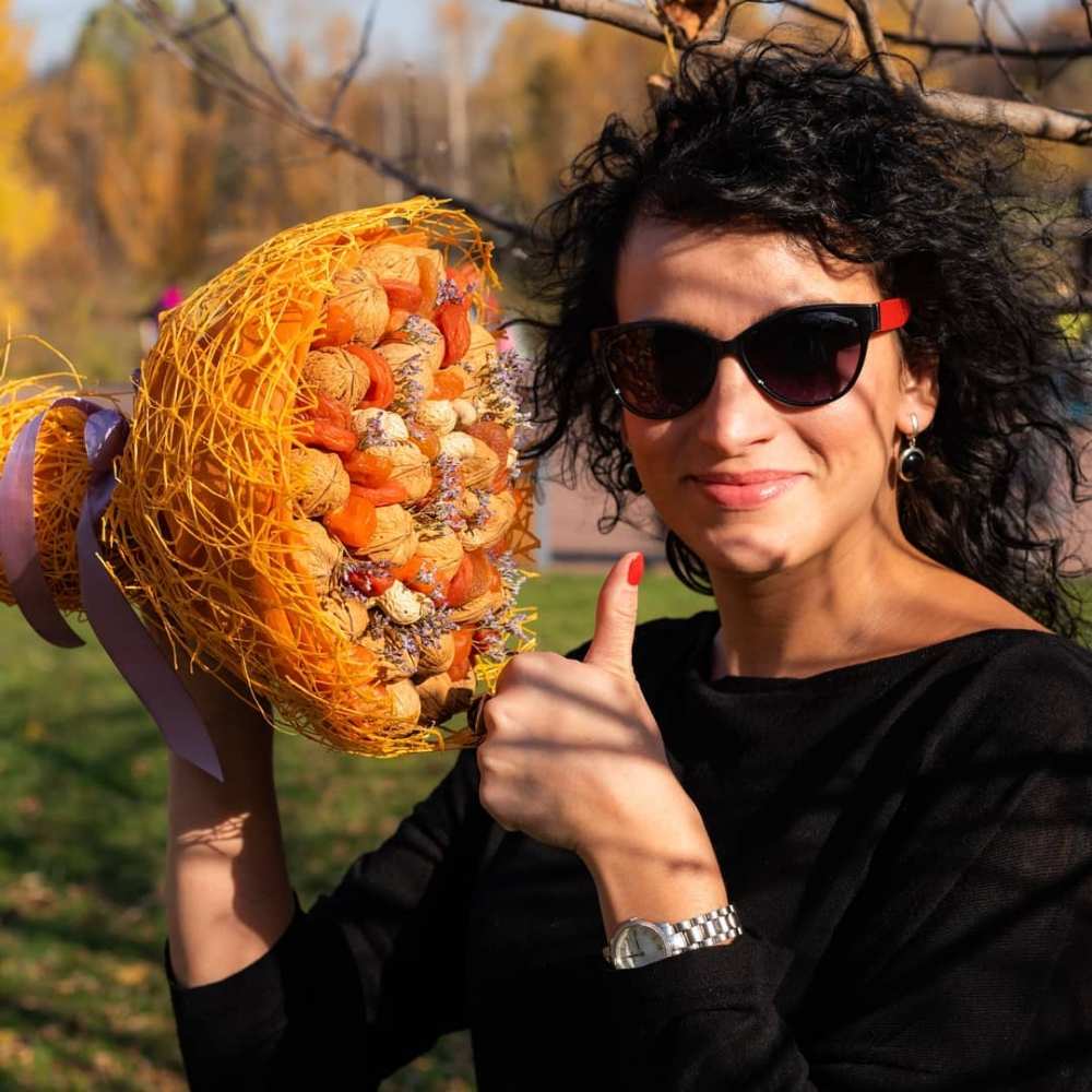 Открытка на каждый день с именем, Рифат Выздоравливай что то там у нее в букете Прикольная открытка с пожеланием онлайн скачать бесплатно 