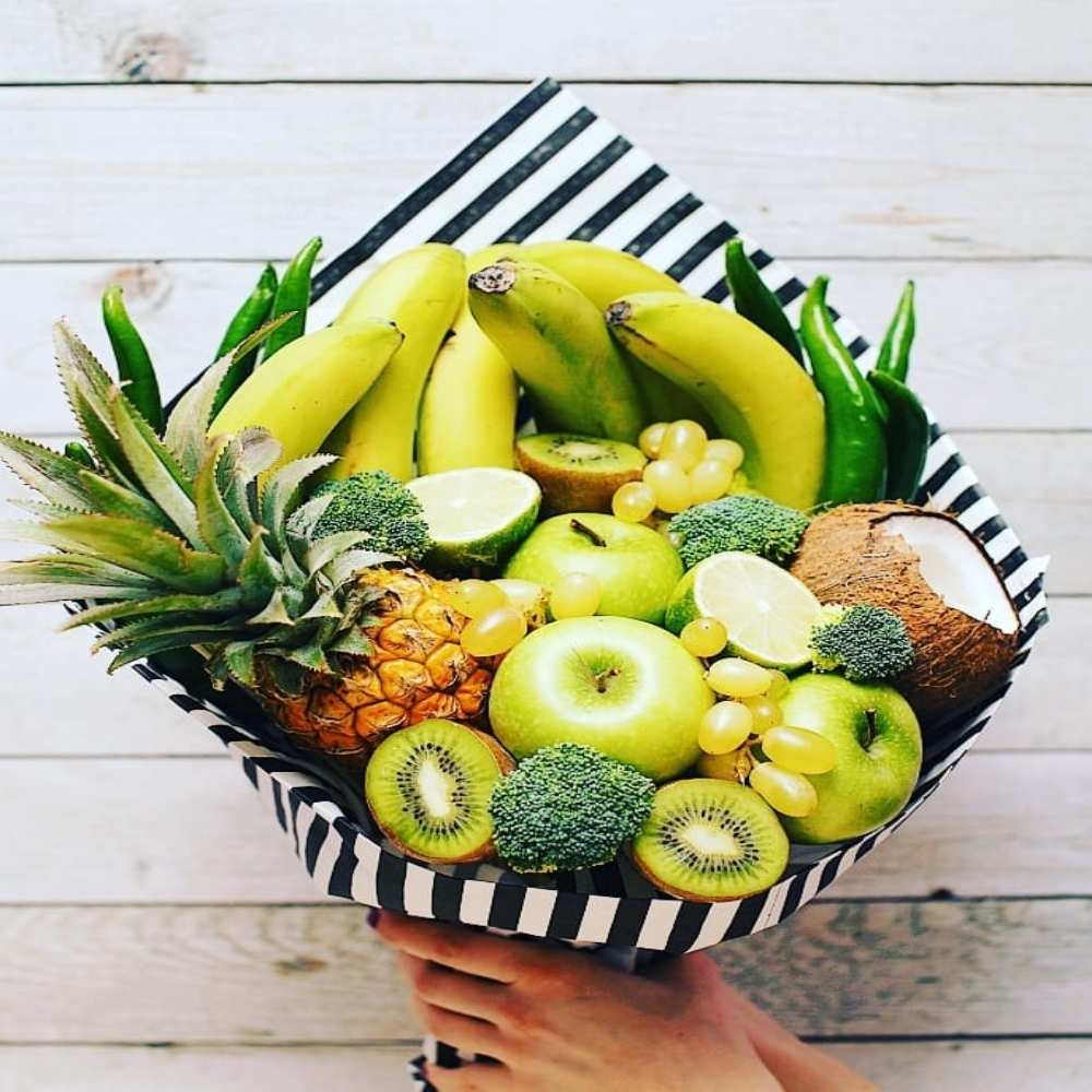Открытка на каждый день с именем, Цветочек Выздоравливай киви ананас кокос и бананы Прикольная открытка с пожеланием онлайн скачать бесплатно 